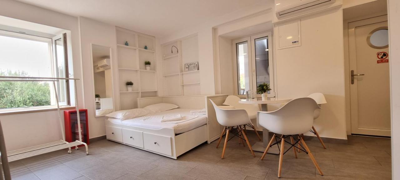 Ferienwohnung Tissa-Novalja Exterior foto